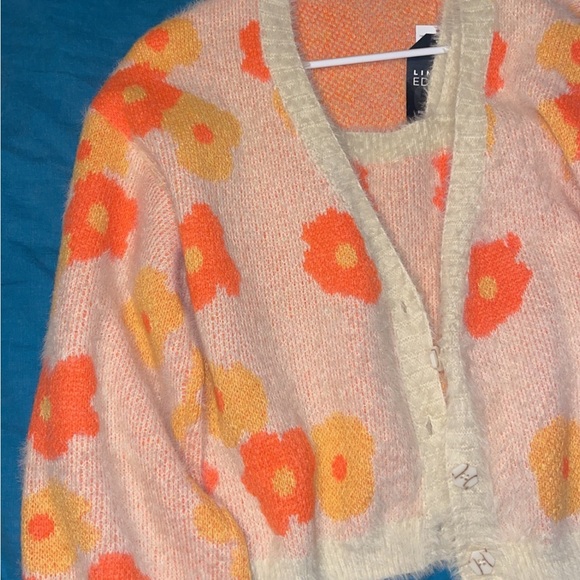 Cardigan/Tank set - Picture 4 of 6